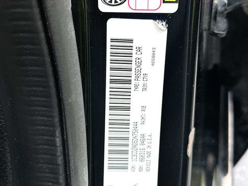 Used 2013 Dodge Avenger SE FWD image 22
