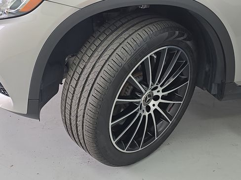 Certified 2019 Mercedes-Benz GLC 300 image 32