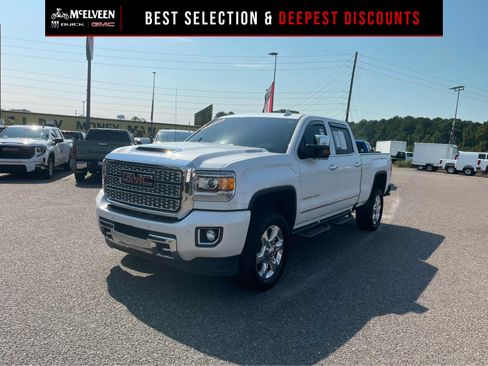 Used 2019 GMC Sierra 2500 Denali w/ Duramax Plus Package AWD/4WD image 1