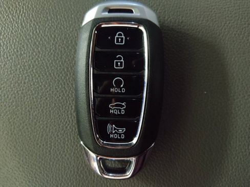 Used 2023 Hyundai Elantra SEL FWD image 32