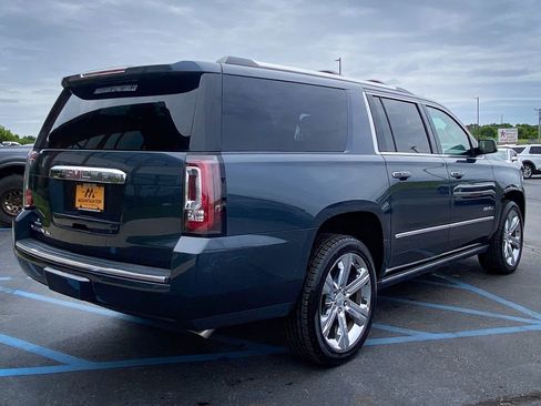 Used 2019 GMC Yukon XL Denali w/ Denali Ultimate Package AWD/4WD image 8