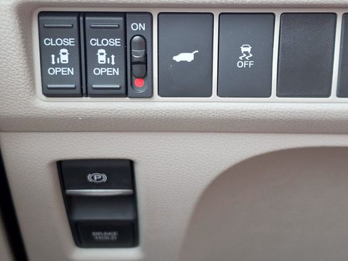 Used 2025 Honda Odyssey EX-L image 14