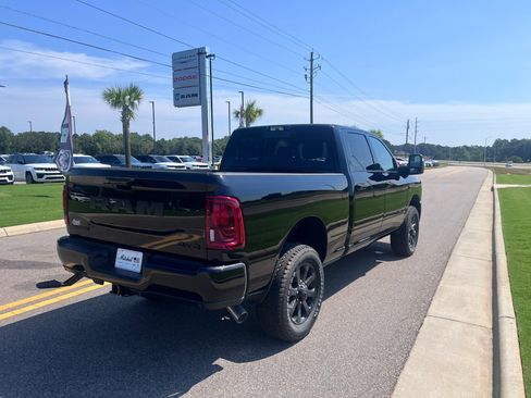 New 2026 RAM 2500 Big Horn AWD/4WD image 5