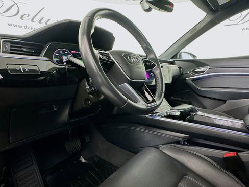 Used 2024 Audi Q8 e-tron Prestige w/ Prestige Package image 7