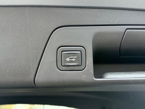 Certified 2023 Buick Envision Preferred w/ Sport Touring Package image 38