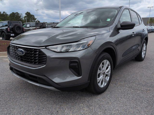 Used 2025 Ford Escape Active w/ Tech Pack #1 FWD image 8