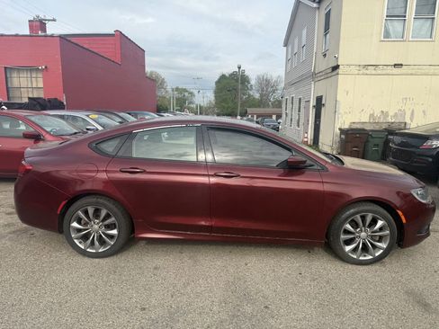 Used 2015 Chrysler 200 S w/ Comfort Group image 5