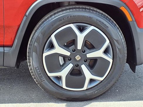 Used 2024 Rivian R1T Adventure image 9