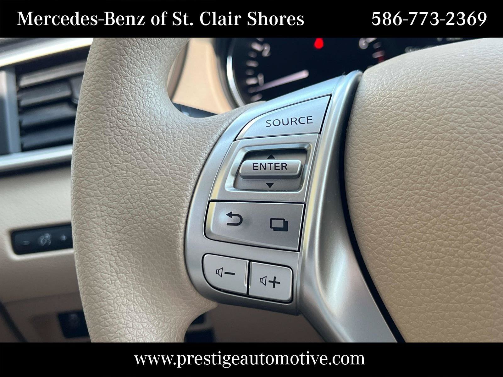 Used 2015 Nissan Rogue SV FWD image 29