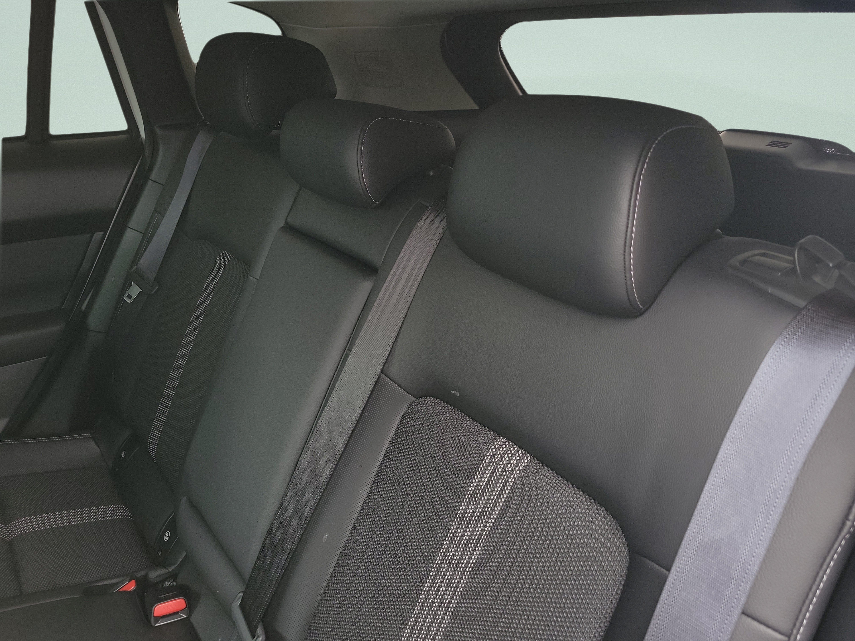 Used 2025 MAZDA CX-50 AWD 2.5 S w/ Cargo Package image 9