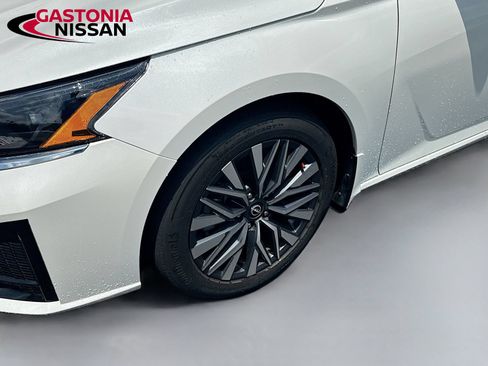 Used 2023 Nissan Altima 2.5 SV FWD image 35