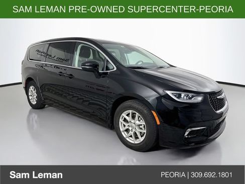 Used 2024 Chrysler Pacifica Touring-L FWD image 1