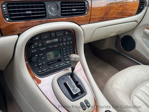 Used 2000 Jaguar XJ8 RWD image 61
