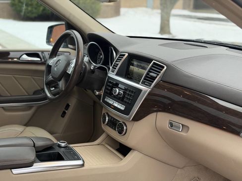 Used 2014 Mercedes-Benz GL 450 4MATIC image 17