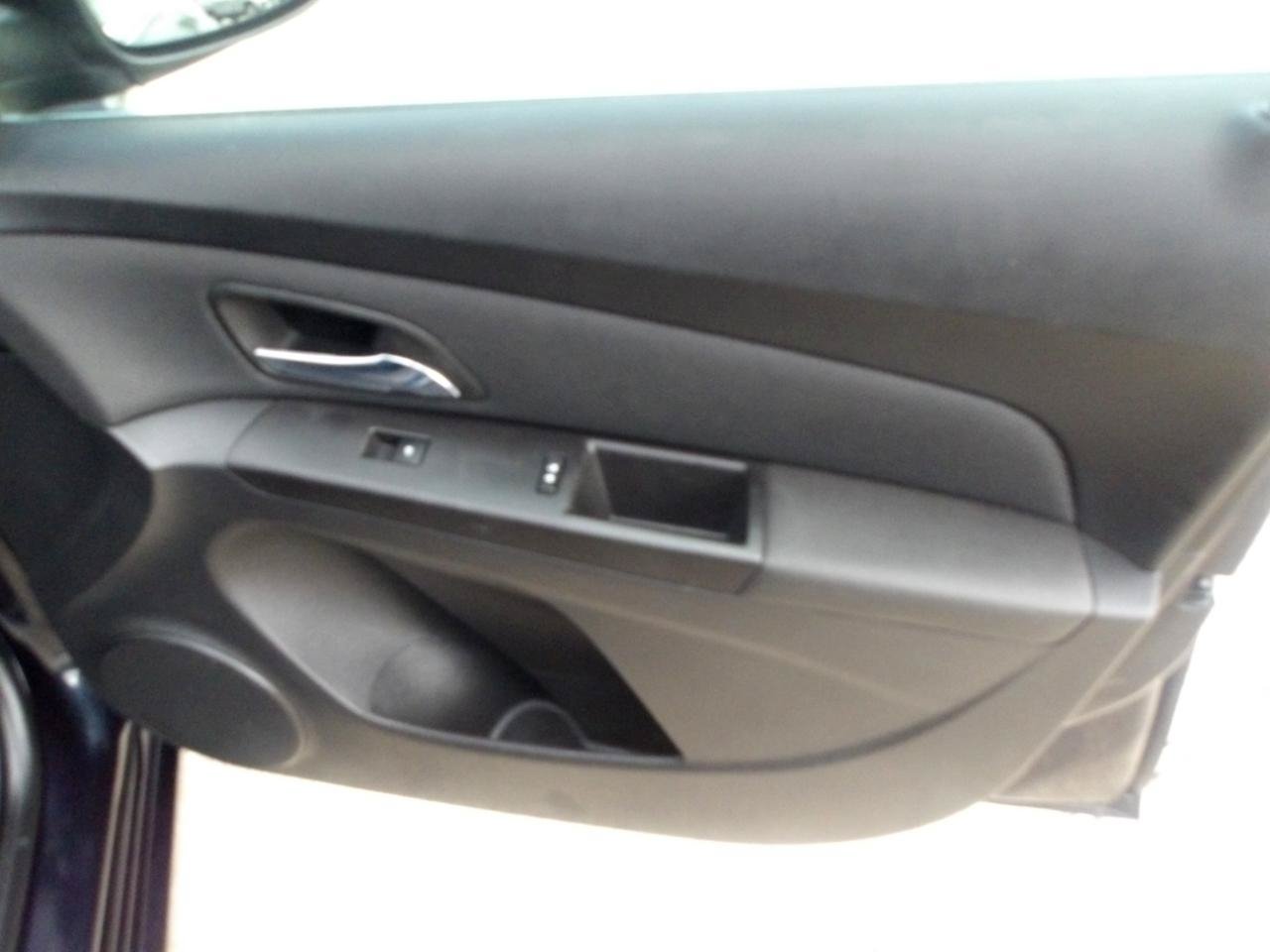 Used 2015 Chevrolet Cruze LT FWD image 9