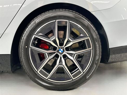 New 2026 BMW i5 eDrive40 w/ M Sport Package RWD image 60