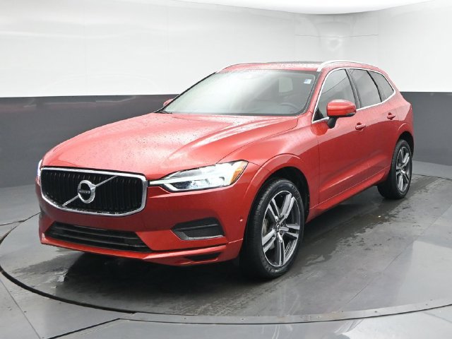 Used 2019 Volvo XC60 T5 Momentum w/ Multimedia Package FWD image 3