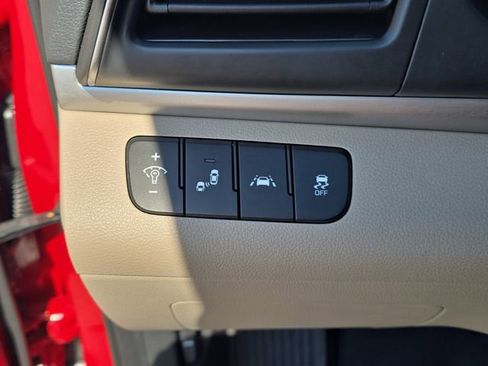 Used 2020 Hyundai Elantra SEL image 19