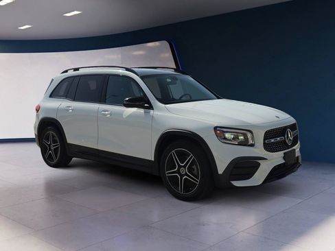 Used 2021 Mercedes-Benz GLB 250 4MATIC image 7