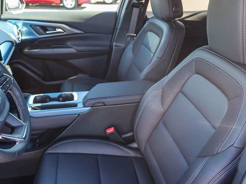 Used 2026 Chevrolet Equinox EV LT image 16