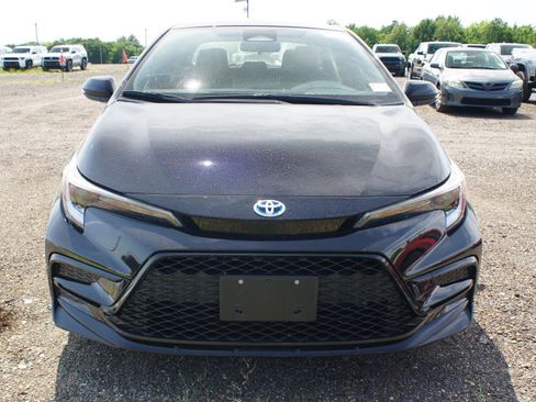Used 2023 Toyota Corolla SE AWD/4WD image 2