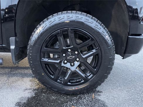 Used 2023 Chevrolet Silverado 1500 Custom Trail Boss w/ LPO, Dark Essentials Package image 13