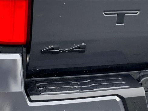 Used 2026 Toyota Tacoma SR5 AWD/4WD image 10