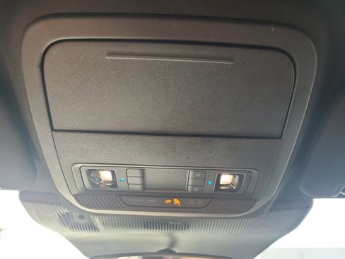 Used 2025 Ford Explorer ST-Line w/ ST-Line Street Pack image 21