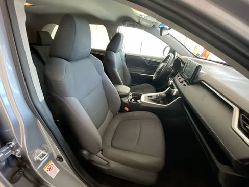 Used 2019 Toyota RAV4 LE w/ All Weather Liner Package AWD/4WD image 24