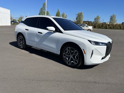 Used 2026 BMW iX xDrive45 AWD/4WD image 7