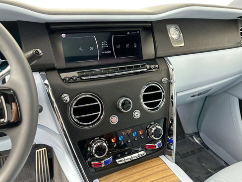 Certified 2019 Rolls-Royce Cullinan AWD/4WD image 14