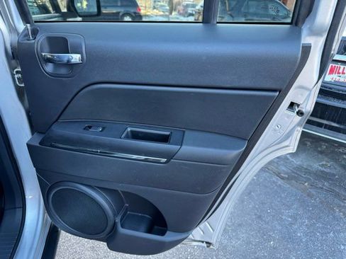 Used 2012 Jeep Patriot Limited w/ Sun/Sound Group image 31