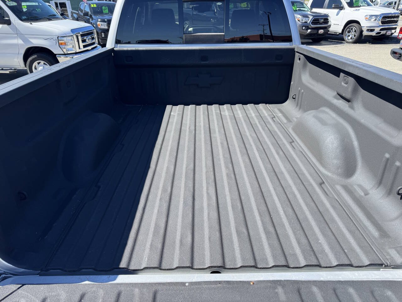 Used 2018 Chevrolet Silverado 1500 LTZ w/ Sport Package AWD/4WD image 11