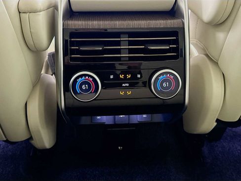 Used 2025 Land Rover Range Rover SE image 23