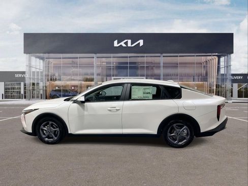 New 2026 Kia K4 LXS image 5