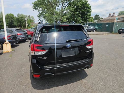 Used 2019 Subaru Forester Premium AWD/4WD image 4