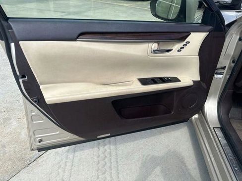 Used 2016 Lexus ES 350 w/ Premium Package w/Wood Trim image 35