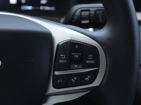 Used 2025 Ford Explorer Active w/ Active Comfort Package image 29