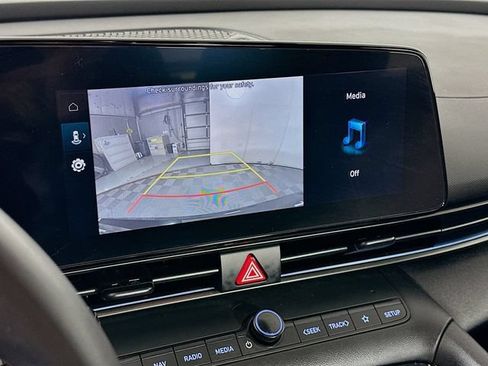 Used 2025 Hyundai Elantra SEL FWD image 18