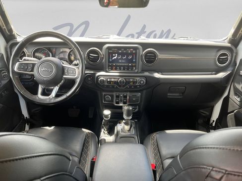 Used 2022 Jeep Wrangler Unlimited Sahara AWD/4WD image 19