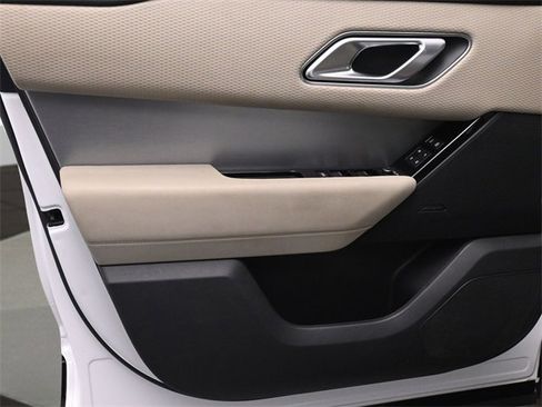 Used 2022 Land Rover Range Rover Velar R-Dynamic S image 9