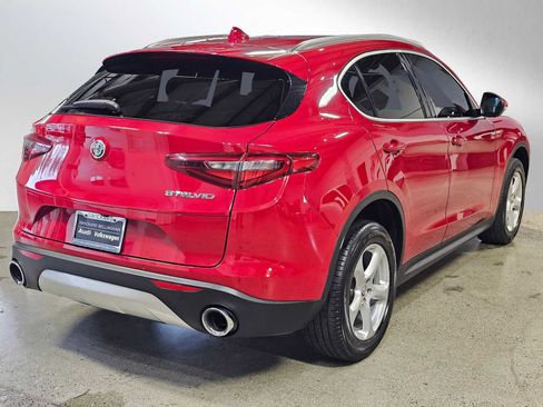 Used 2019 Alfa Romeo Stelvio image 7