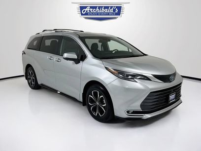 Used 2025 Toyota Sienna Platinum