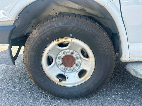 Used 2022 Chevrolet Express 2500 w/ Driver Convenience Package RWD image 9