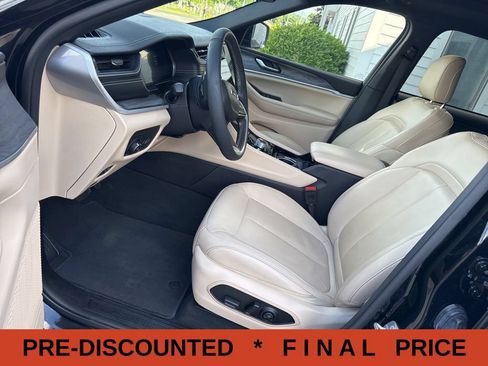 Used 2023 Jeep Grand Cherokee L Limited w/ Black Appearance Package AWD/4WD image 29