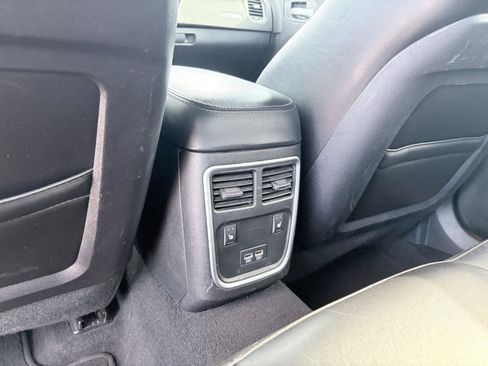 Used 2021 Dodge Charger SXT w/ Leather Interior Group RWD image 18