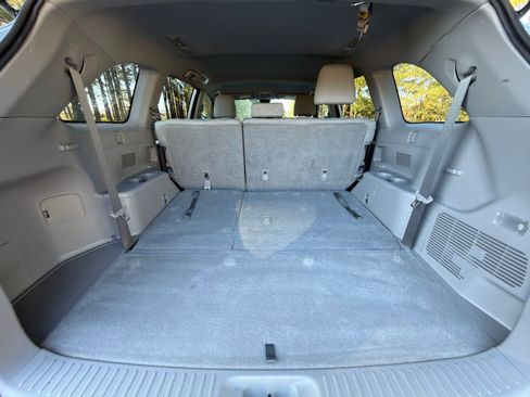 Used 2018 Toyota Highlander LE image 16