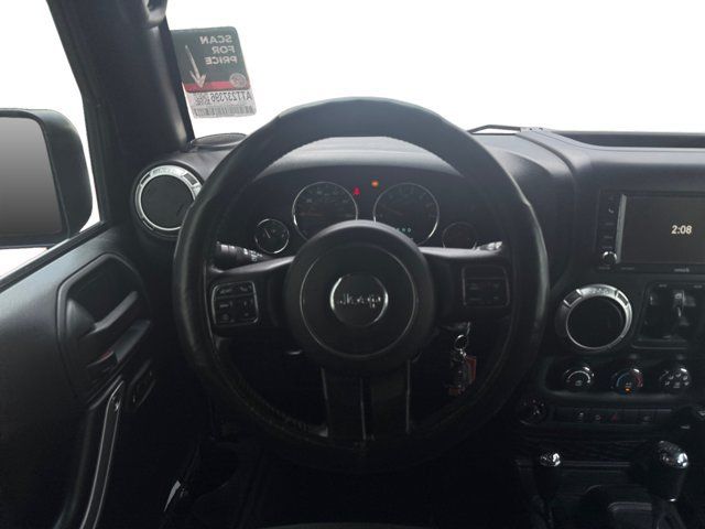 Used 2016 Jeep Wrangler Unlimited Sahara w/ Connectivity Group AWD/4WD image 14