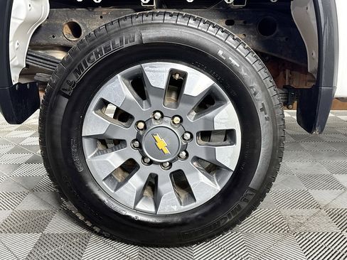 Used 2024 Chevrolet Silverado 2500 Custom w/ Custom Convenience Package AWD/4WD image 30