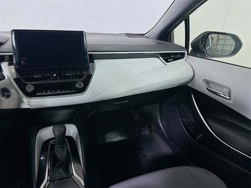 Used 2024 Toyota Corolla SE image 19